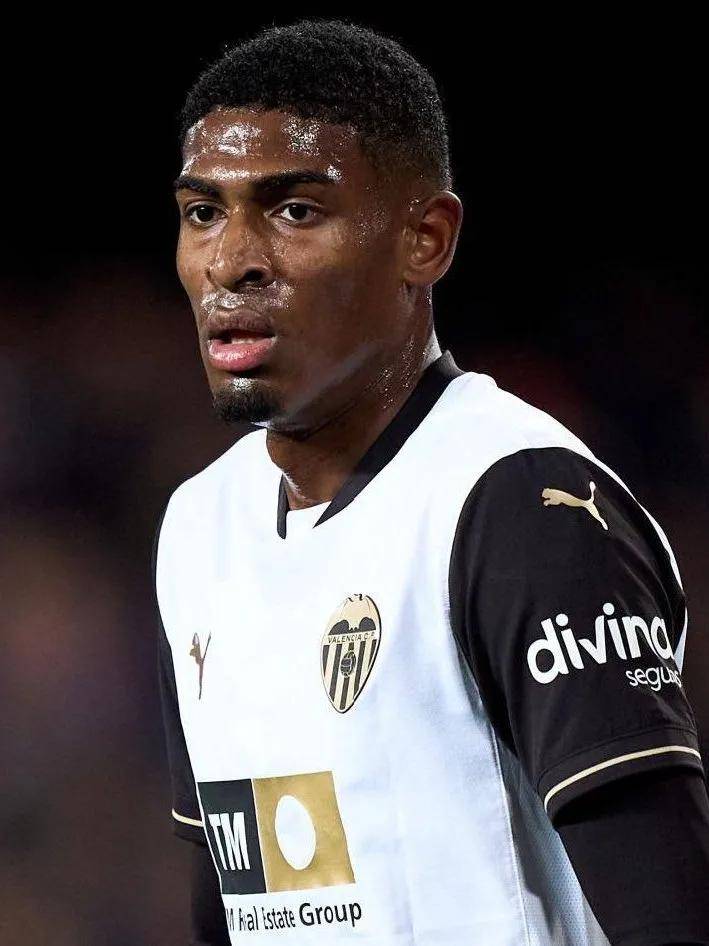 她屡屡利用 她屡屡利用